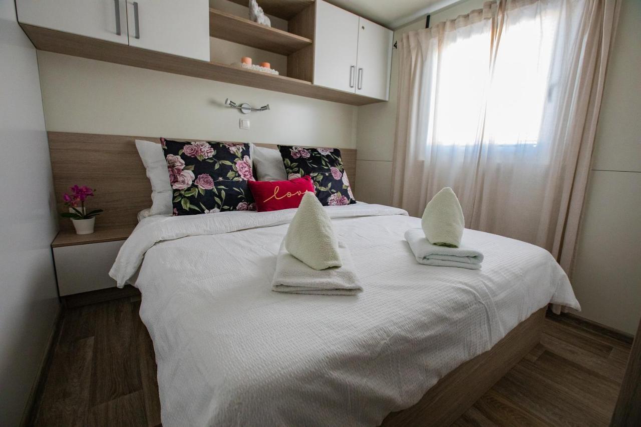 Mobile Home Whit Sea View Lavojesa Drage Exterior photo